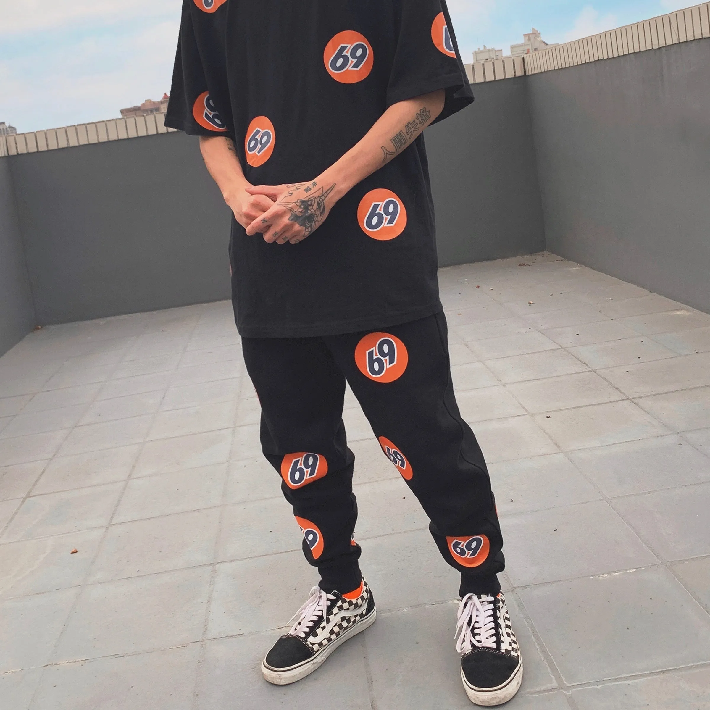 69 GAS STATION SWEATPANTS BLACK - MJN