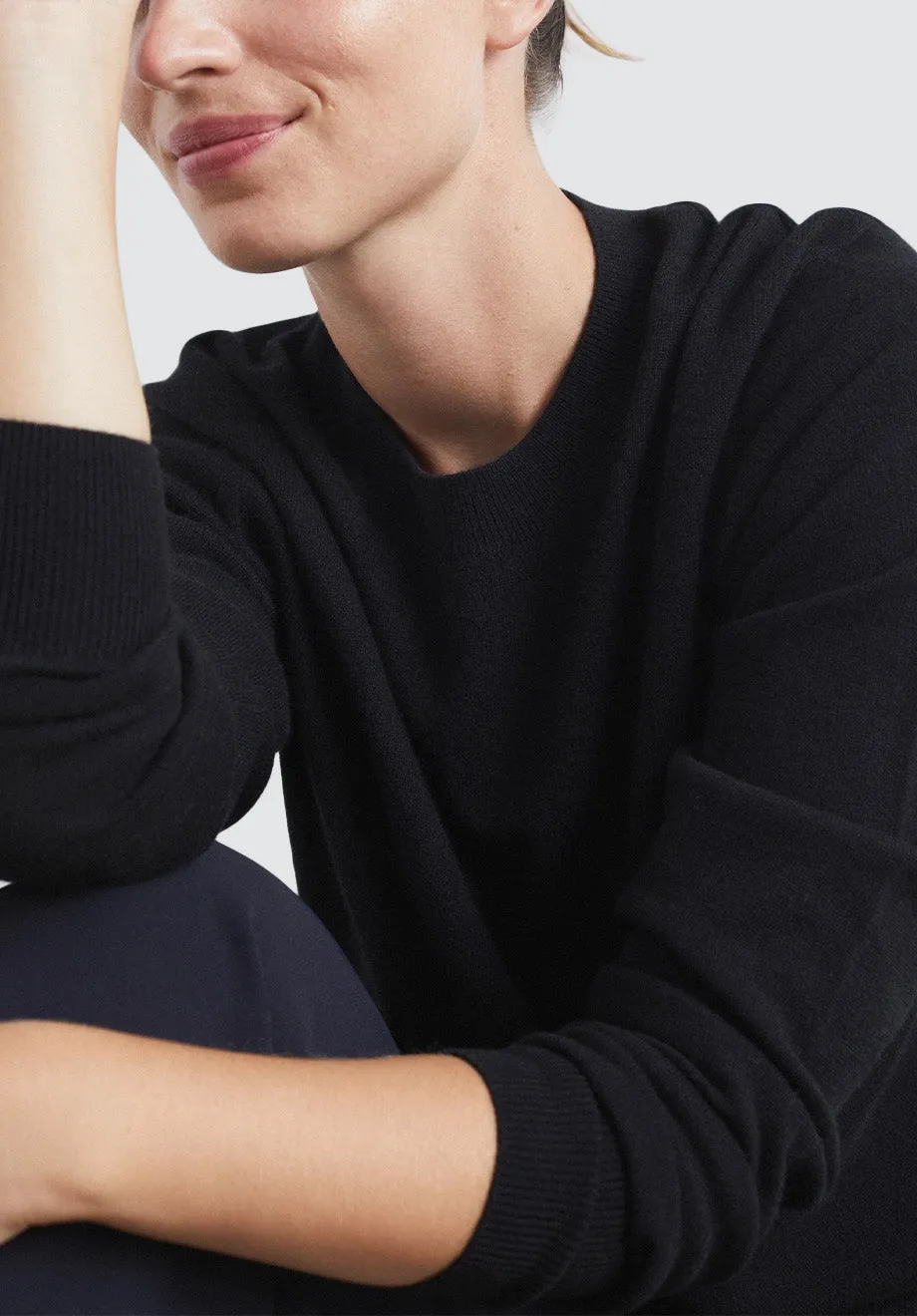 Cashmere Crew Neck Sweater | Black