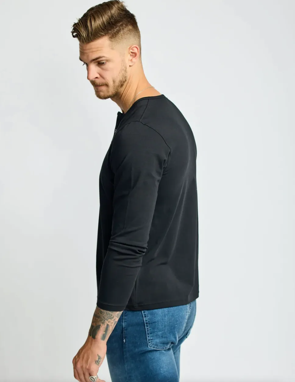 Easy Mondays-LS Henley Tee