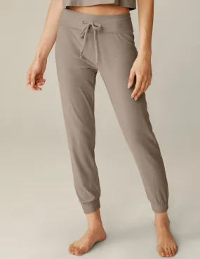 Featherweight Lounge Around Midi Jogger