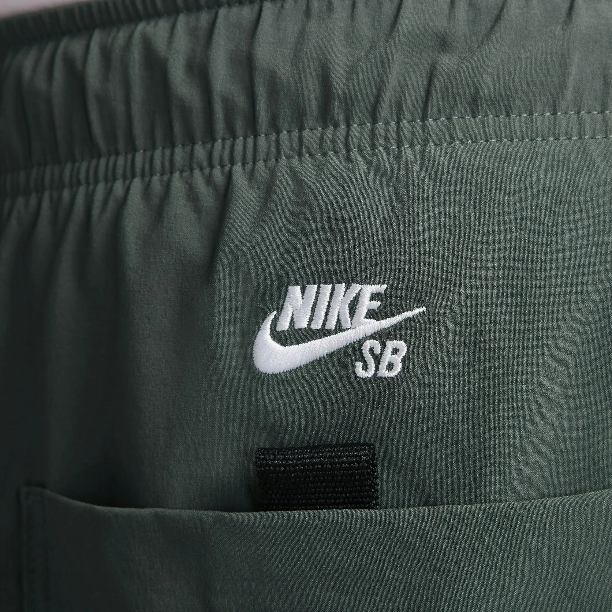 NIKE SB KEARNY CARGO SKATE PANTS VINTAGE GREEN