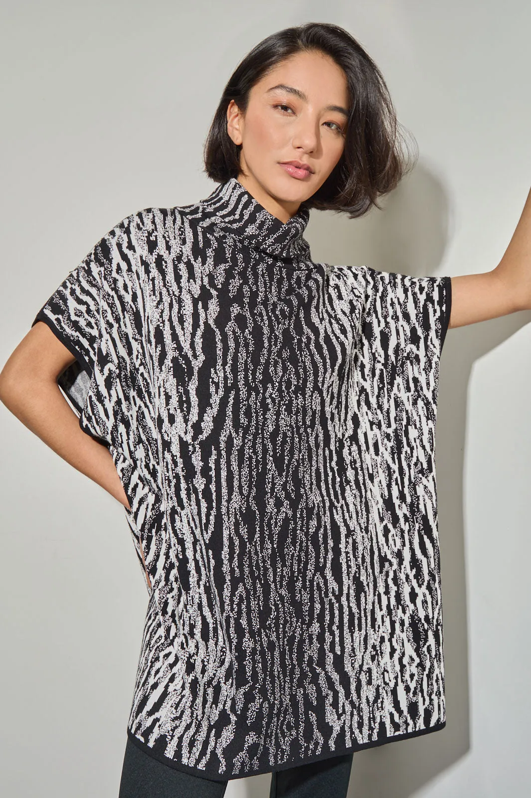 Plus Size Short Sleeve Animal Print Turtleneck Tunic