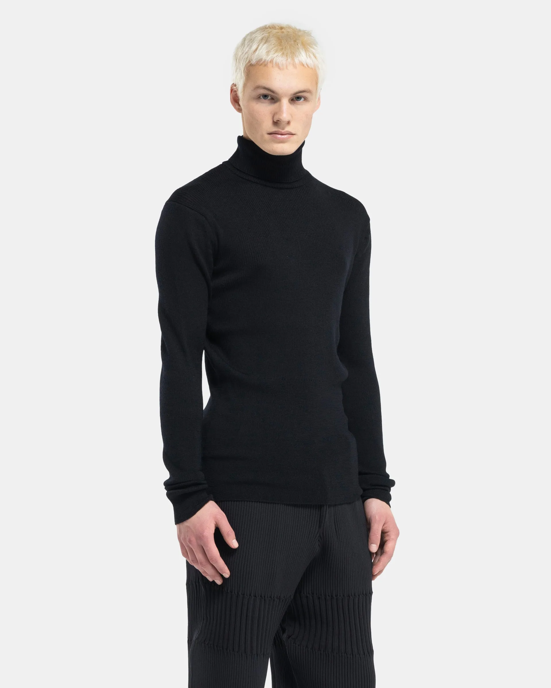 Wool Rib Highneck Top in Black