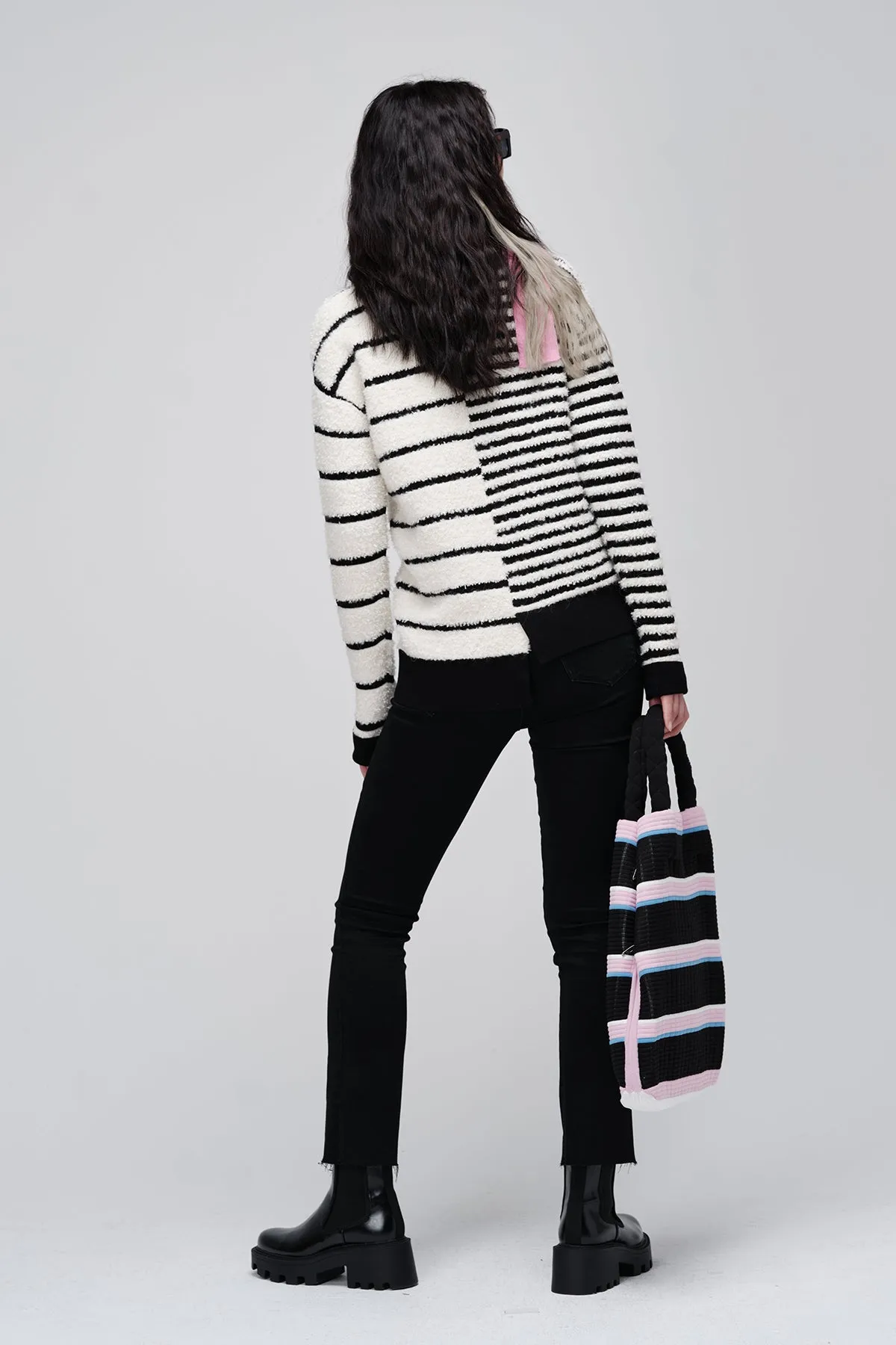 ZI II CI IEN | Black And White Asymmetric Knitted Sweater